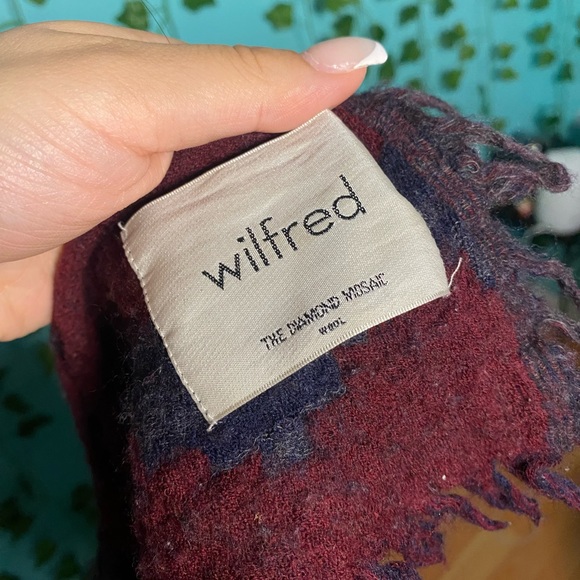 Aritzia Wilfred Blanket Scarf - Picture 4 of 16